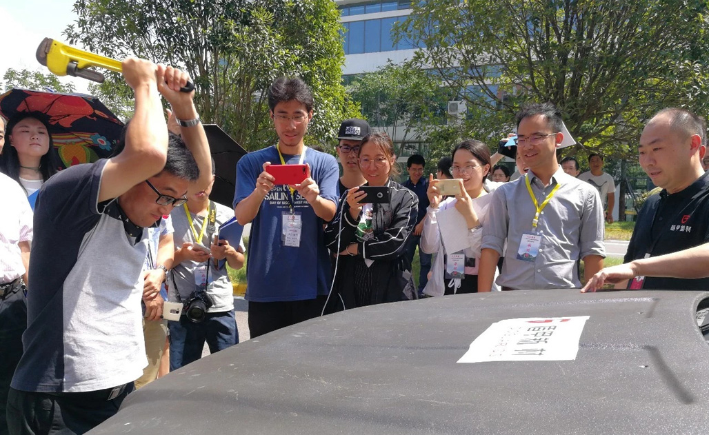 人民日报、新华社、中央电视台记者齐聚盾甲新材，点赞弹性装甲涂层材料